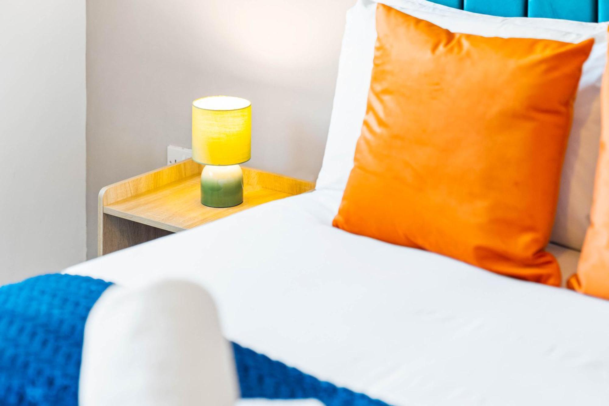 Modern Apartment - Cradley Heath - Top Rated - Netflix - Wifi - 1Mh Сметуик Екстериор снимка